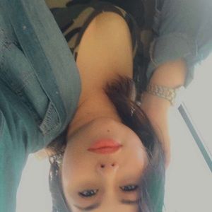 Meet your Posher, Alejandra